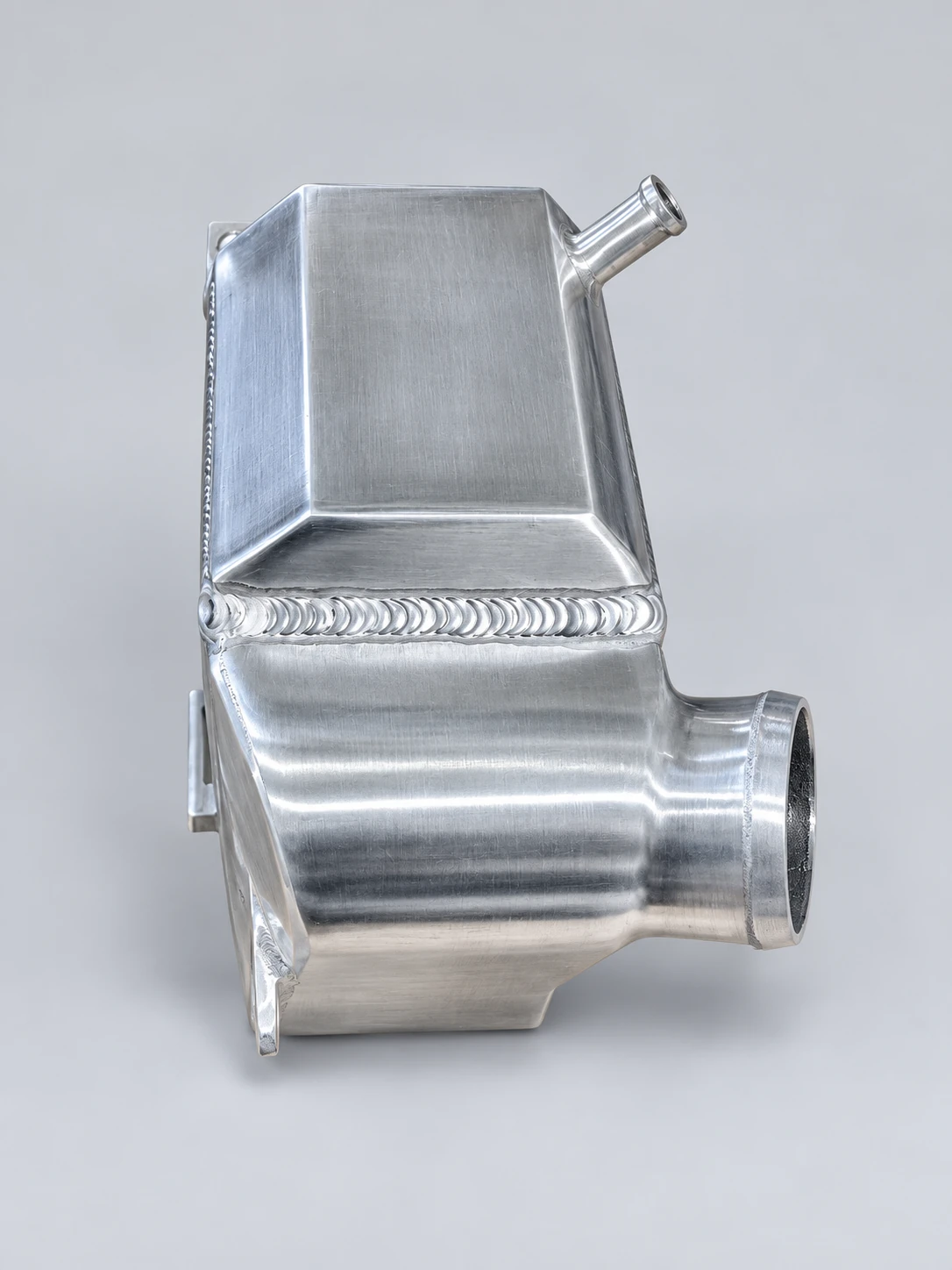 Ford 6.7L Powerstroke End view — air port and welded tank
