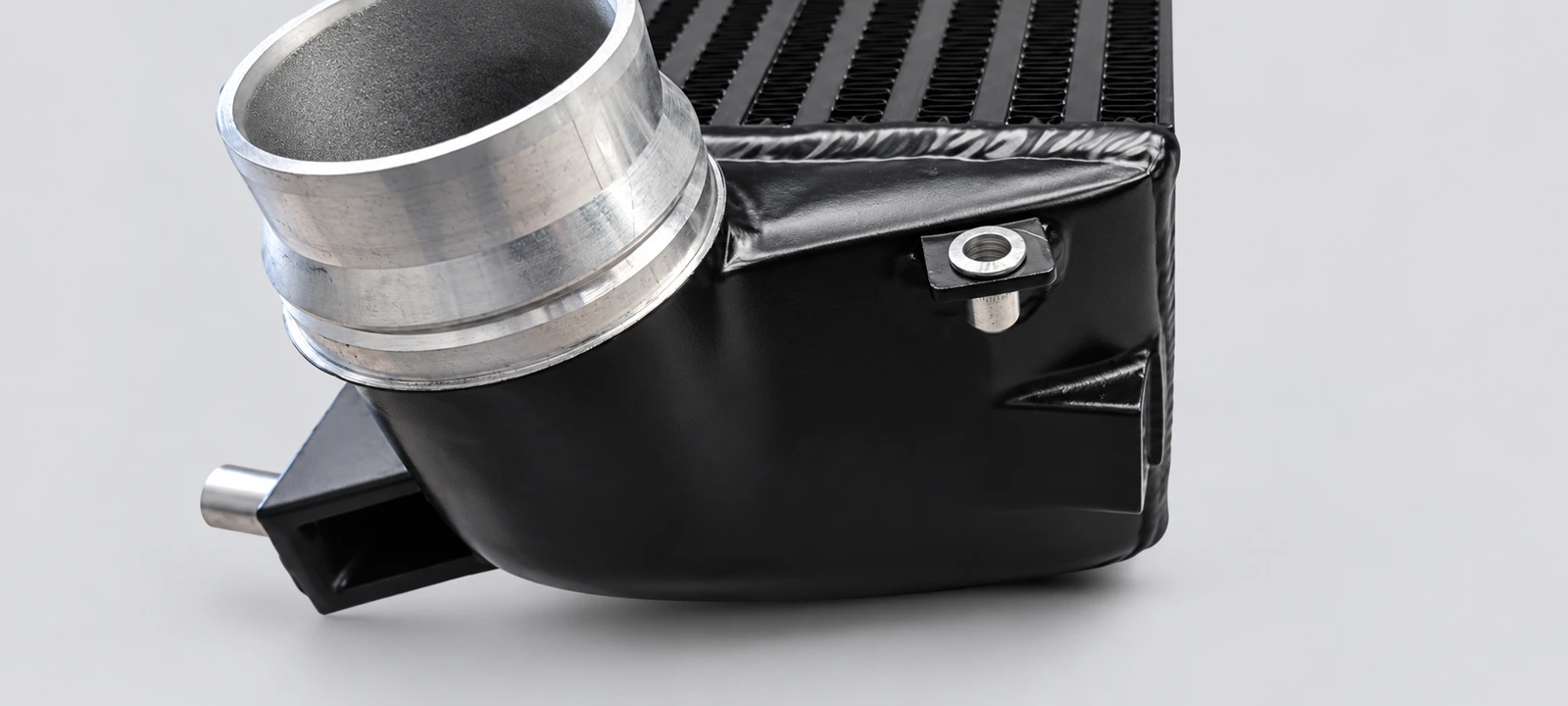 close-up · Machined connection and mounting point