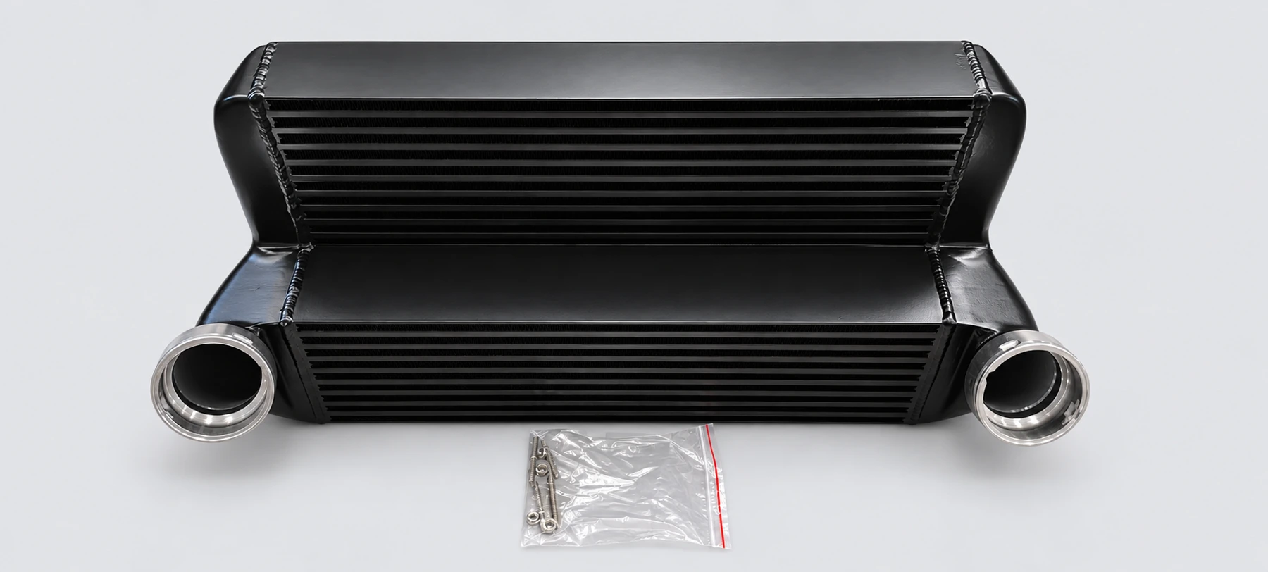 BMW X5 / X6 · E70 / E71 Intercooler — manufacturer photograph